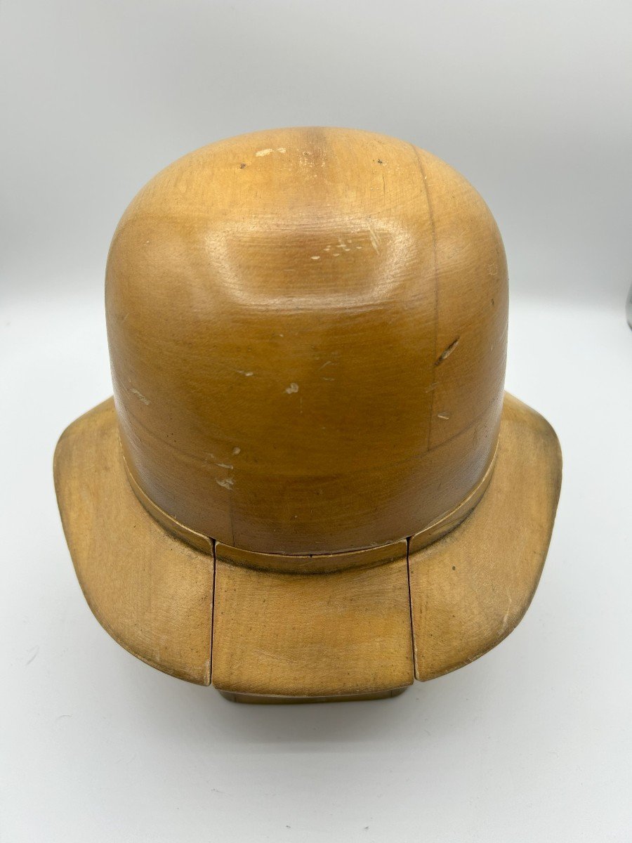 Scultura in legno a forma di cappello-photo-1