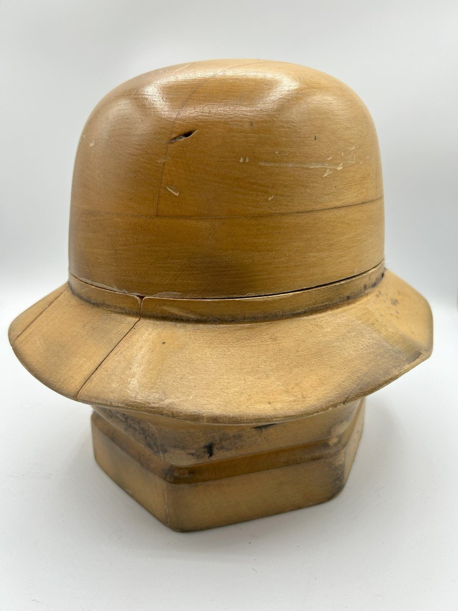 Scultura in legno a forma di cappello-photo-2