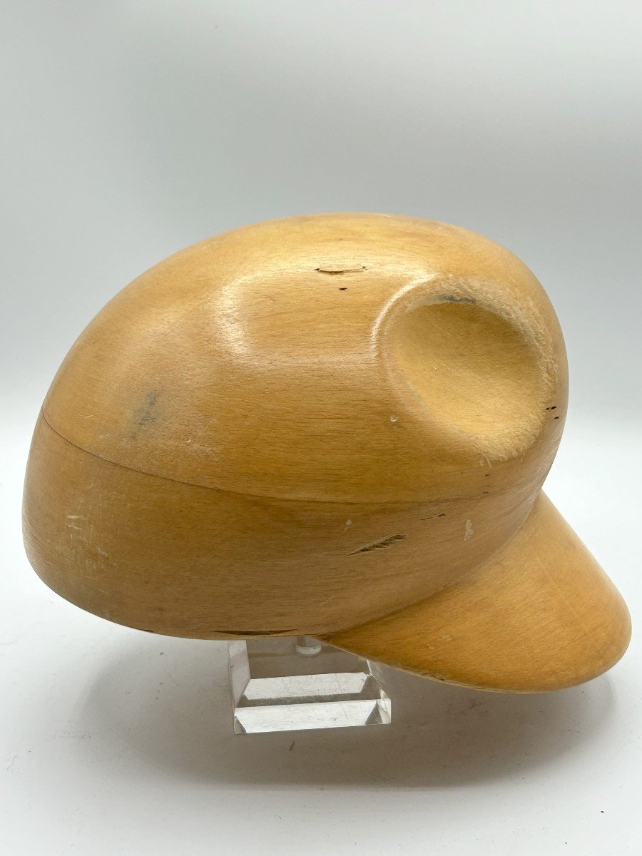 Scultura in legno forma da cappello-photo-1