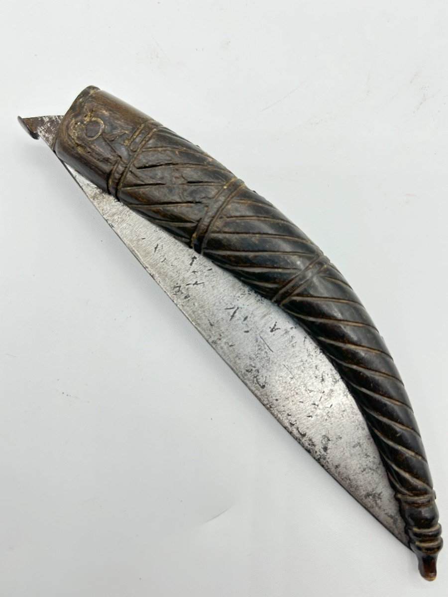 coltello in ferro forgiato