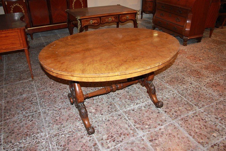 Tavolino da salotto inglese della seconda metà del 1800 in legno di noce