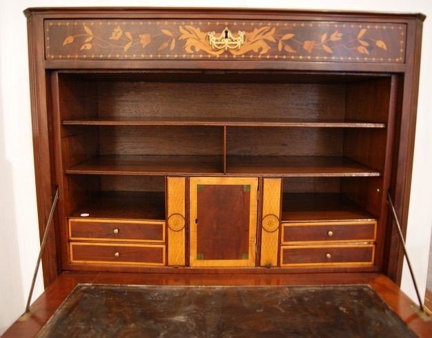 Secretaire olandese di fine 1700 inizio 1800 in piuma di mogano finemente intarsiato. -photo-2