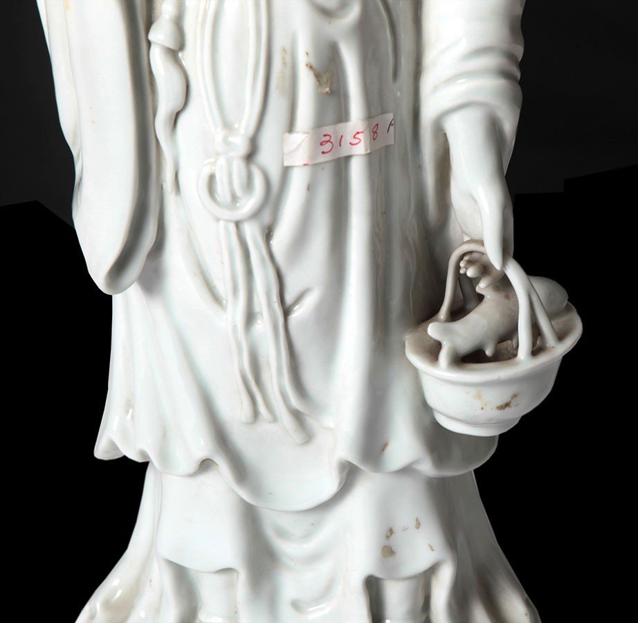 Scultura in porcellana bianca cinese di fine 1800 raffigurante giovane donna-photo-2