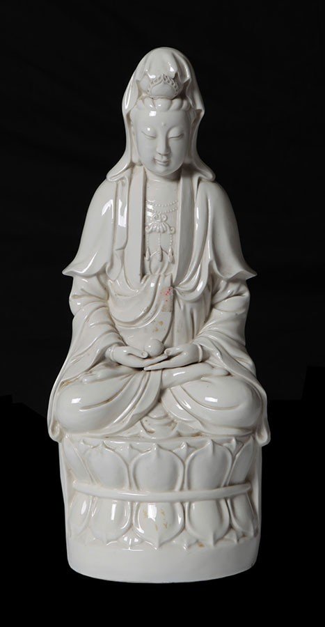 Scultura in porcellana bianca cinese di fine 1800 raffigurante buddha