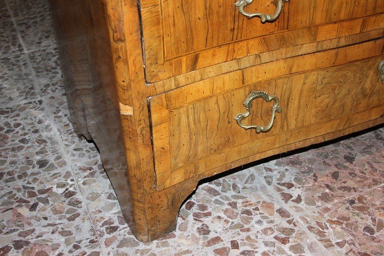 Ribalta italiana di metà 1700, stile Luigi XV, in legno di noce e radica di noce-photo-4