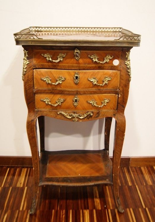 Toilette francese di inizio 1800, stile Luigi XV, in legno di bois de rose e bois de violette