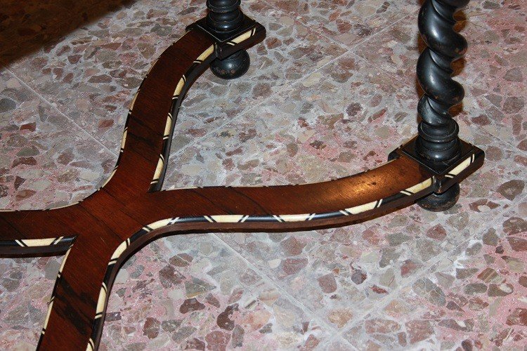 Tavolino francese di metà 1800 di gusto olandese in legno di palissandro-photo-1