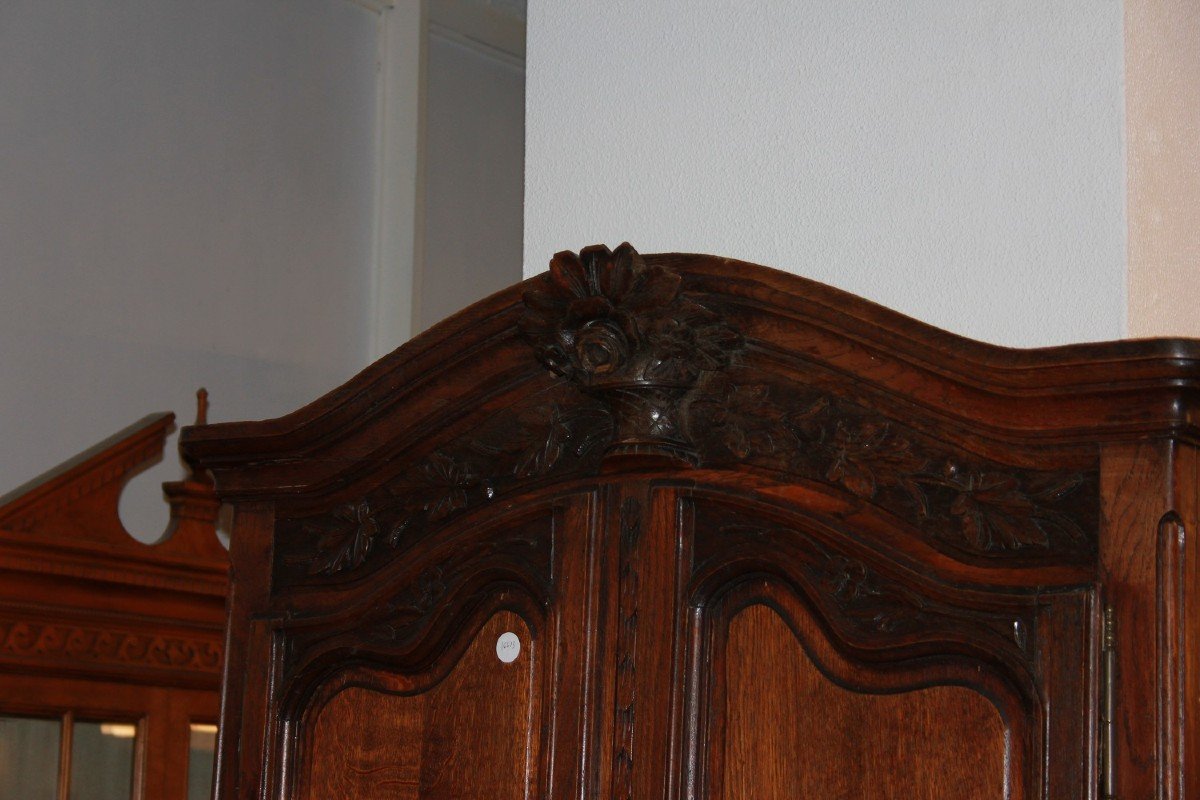 Piccolo armadio provenzale a due porte con intagli del XIX secolo -photo-3
