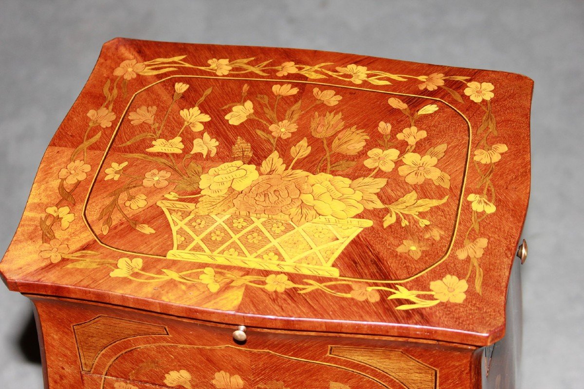 Tavolino comodino francese del 1800 riccamente intarsiato -photo-3
