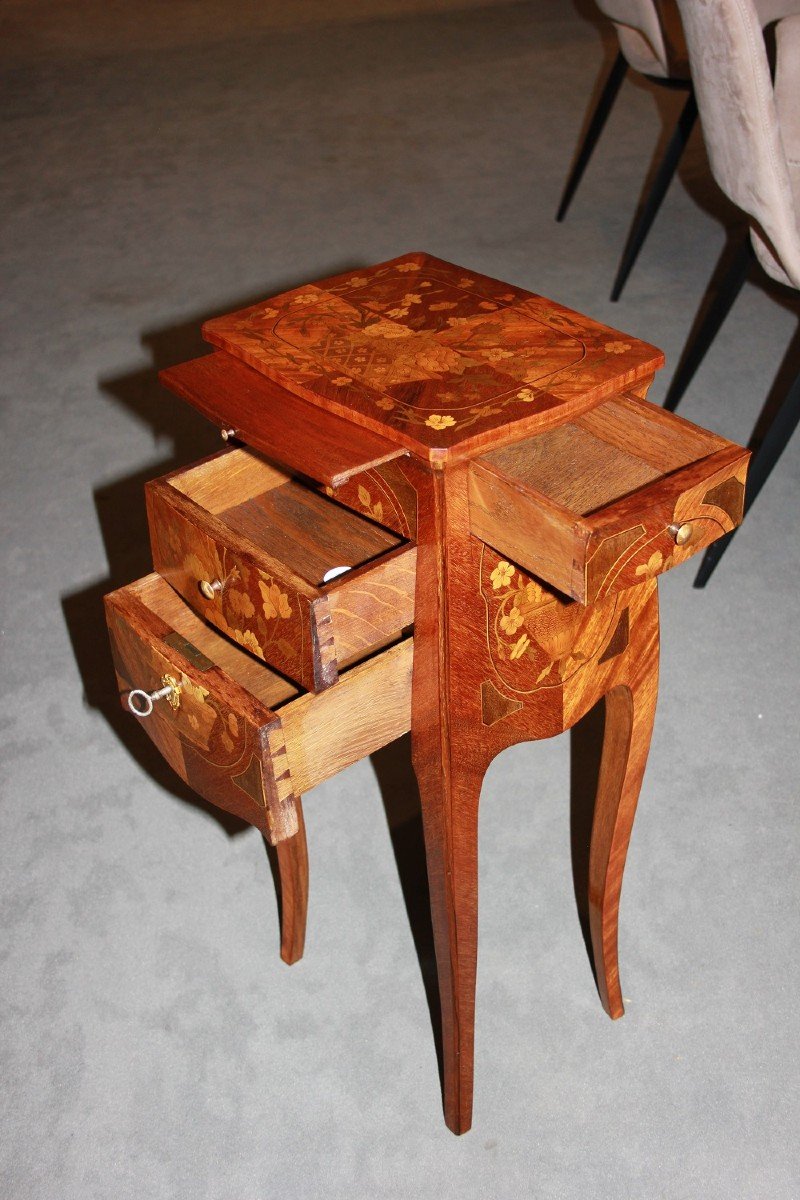 Tavolino comodino francese del 1800 riccamente intarsiato -photo-3