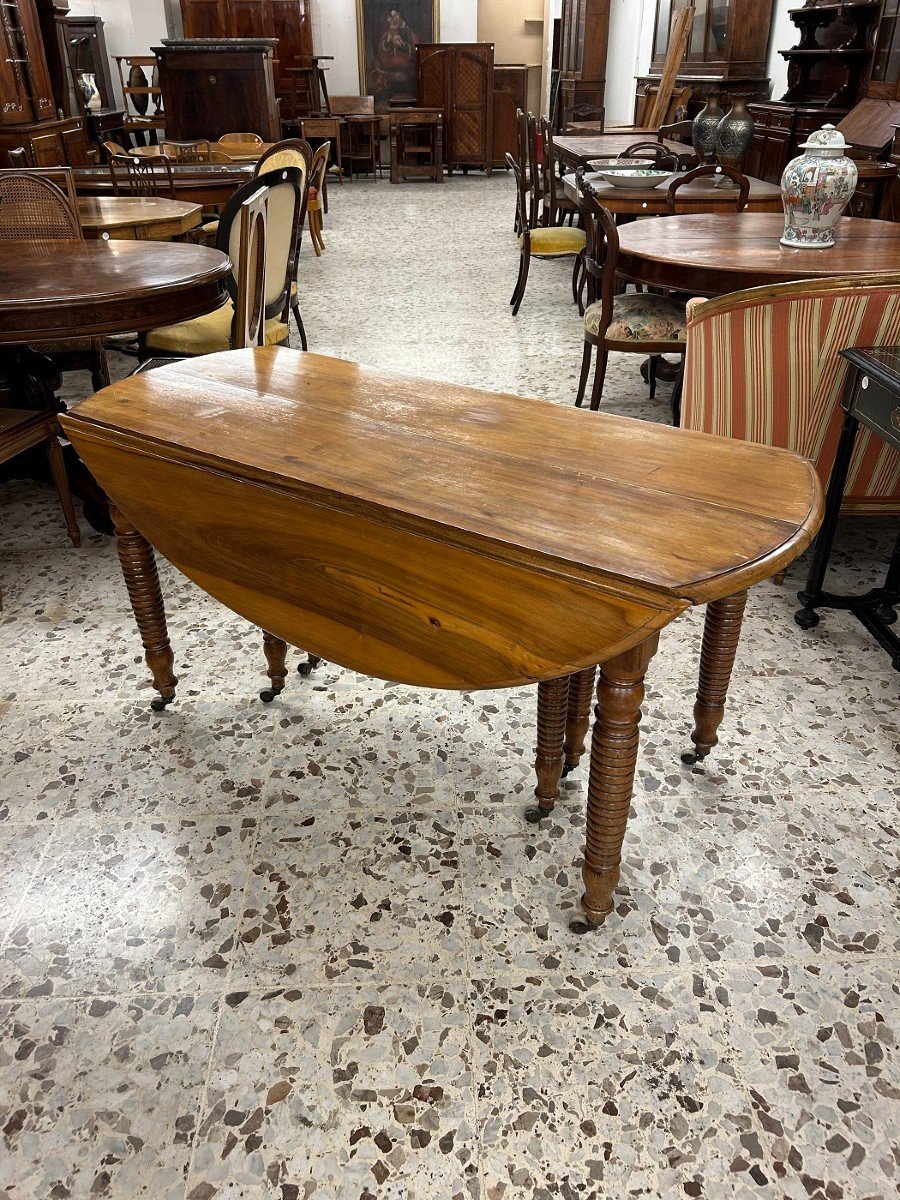 Tavolo Con Alette Ovale del 1800 Allungabile in Legno di Noce Stile Luigi Filippo Rustico-photo-2