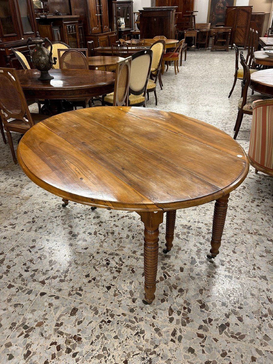 Tavolo Con Alette Ovale del 1800 Allungabile in Legno di Noce Stile Luigi Filippo Rustico-photo-3