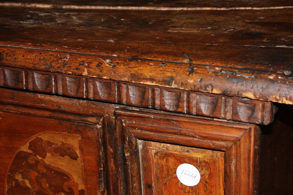 Grande Cassapanca italiana del 1600 in legno di noce Riccamente Intarsiata-photo-4