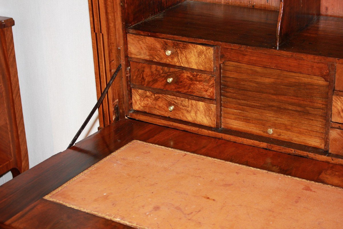 Secretaire francese di fine 1700 stile Luigi XVI in legno di noce Fiammato-photo-2