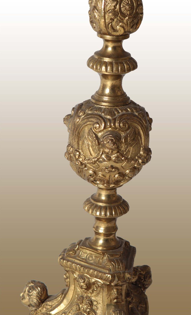 Coppia di candelieri in bronzo dorato, di provenienza francese, risalenti alla fine del 1800-photo-3