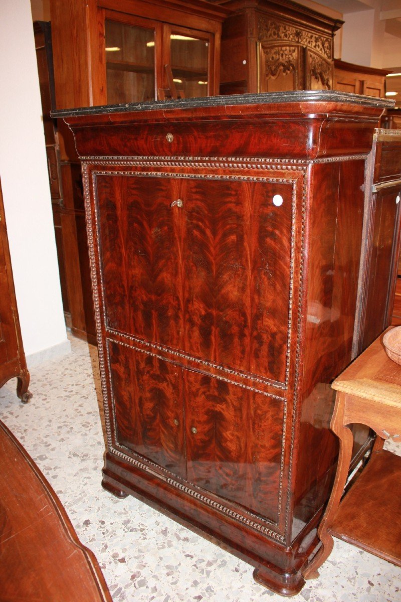 Secretaire stile Carlo X in Piuma di Mogano Francese del 1800 con Marmo