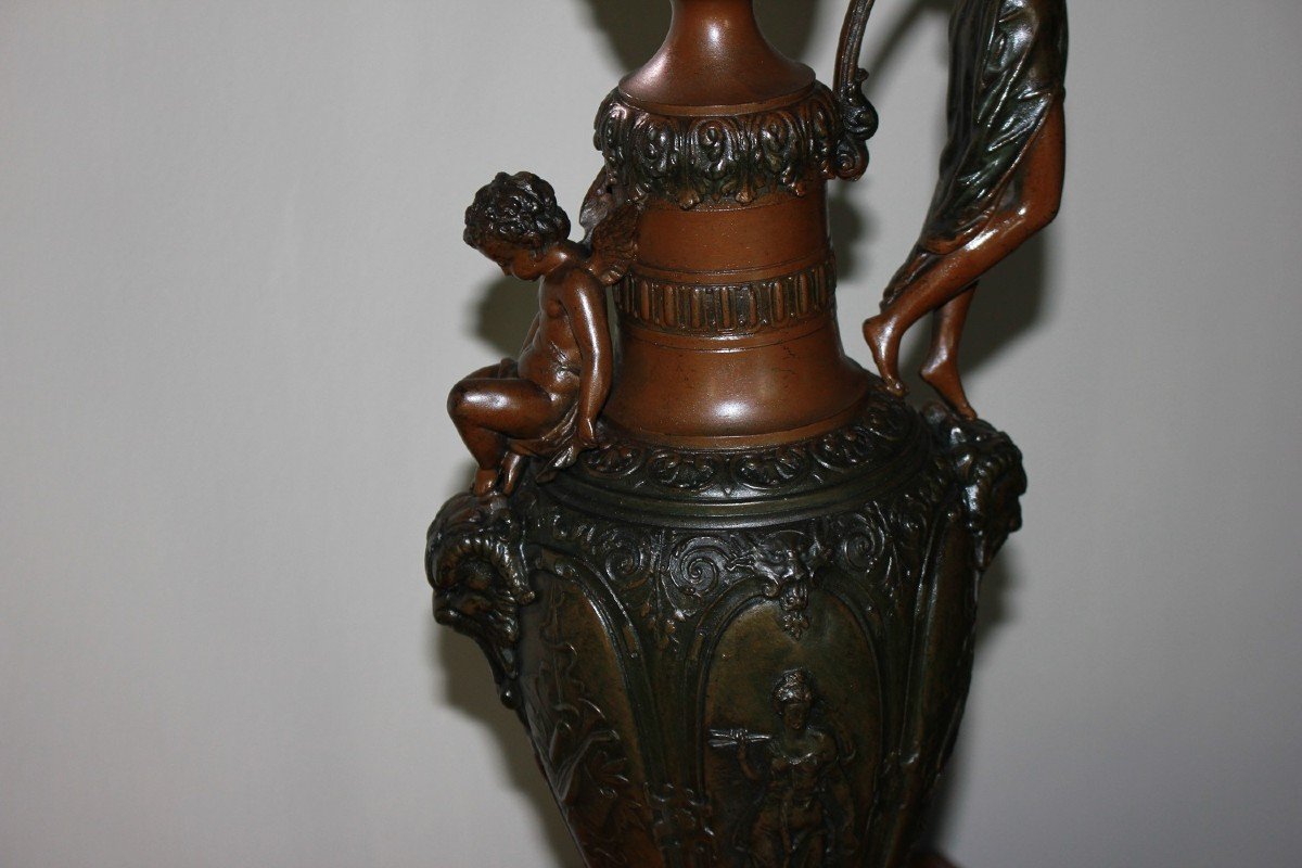 Vaso ad Anfora Francese in metallo del 1800 con Figure-photo-3