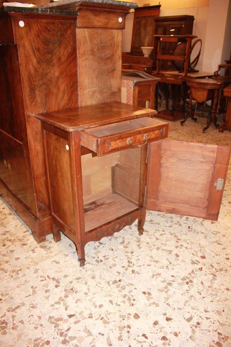 Piccola Credenza Provenzale in legno di noce e olmo ad 1 anta-photo-1