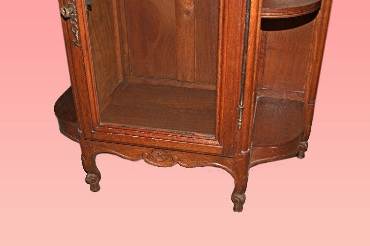 Coppia di graziosissime vetrine basse francesi di fine 1800, stile Provenzale, in legno di rove-photo-4