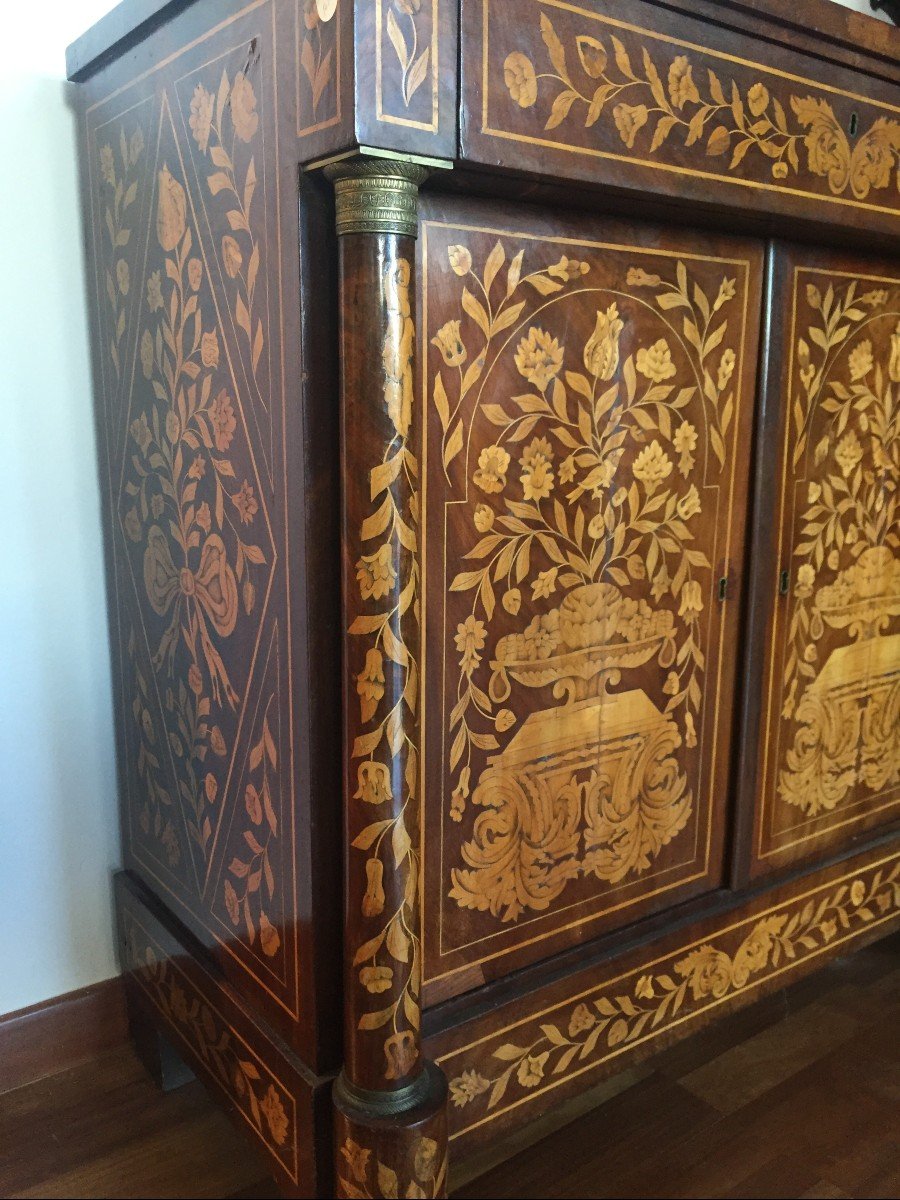 Credenza olandese a due ante e cassetto sottopiano in legno di mogano, riccamente intarsiata in-photo-4