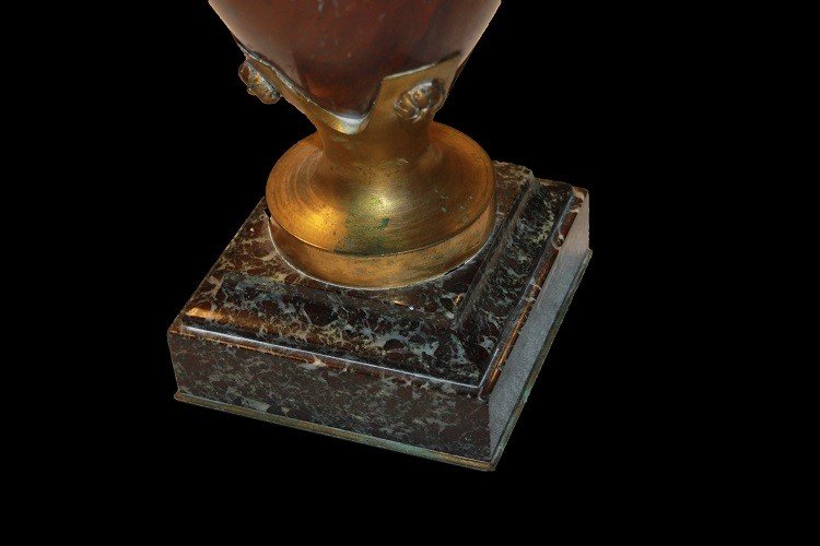 Coppia di grandi vasi francesi della seconda metà del 1800, stile Impero, in marmo nero e rosso-photo-4