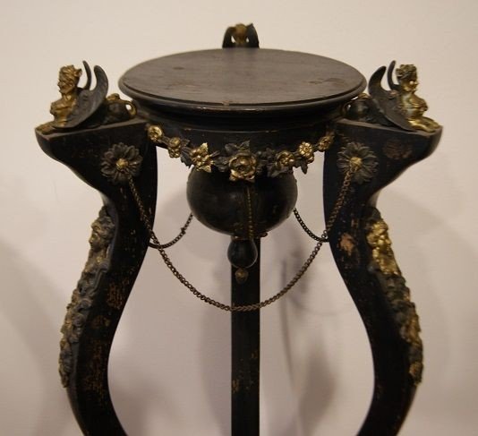  Porte-plantes, Tables Noircies De Style Empire Avec Bronzes Des Années 1800-photo-2