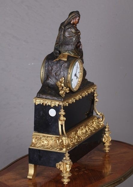 Horloge Française En Bronze Avec Socle En Marbre Représentant La Vierge Avec l'Enfant Jésus -photo-4