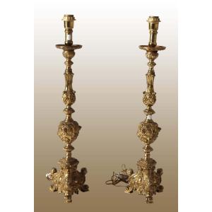 Coppia di candelieri in bronzo dorato, di provenienza francese, risalenti alla fine del 1800