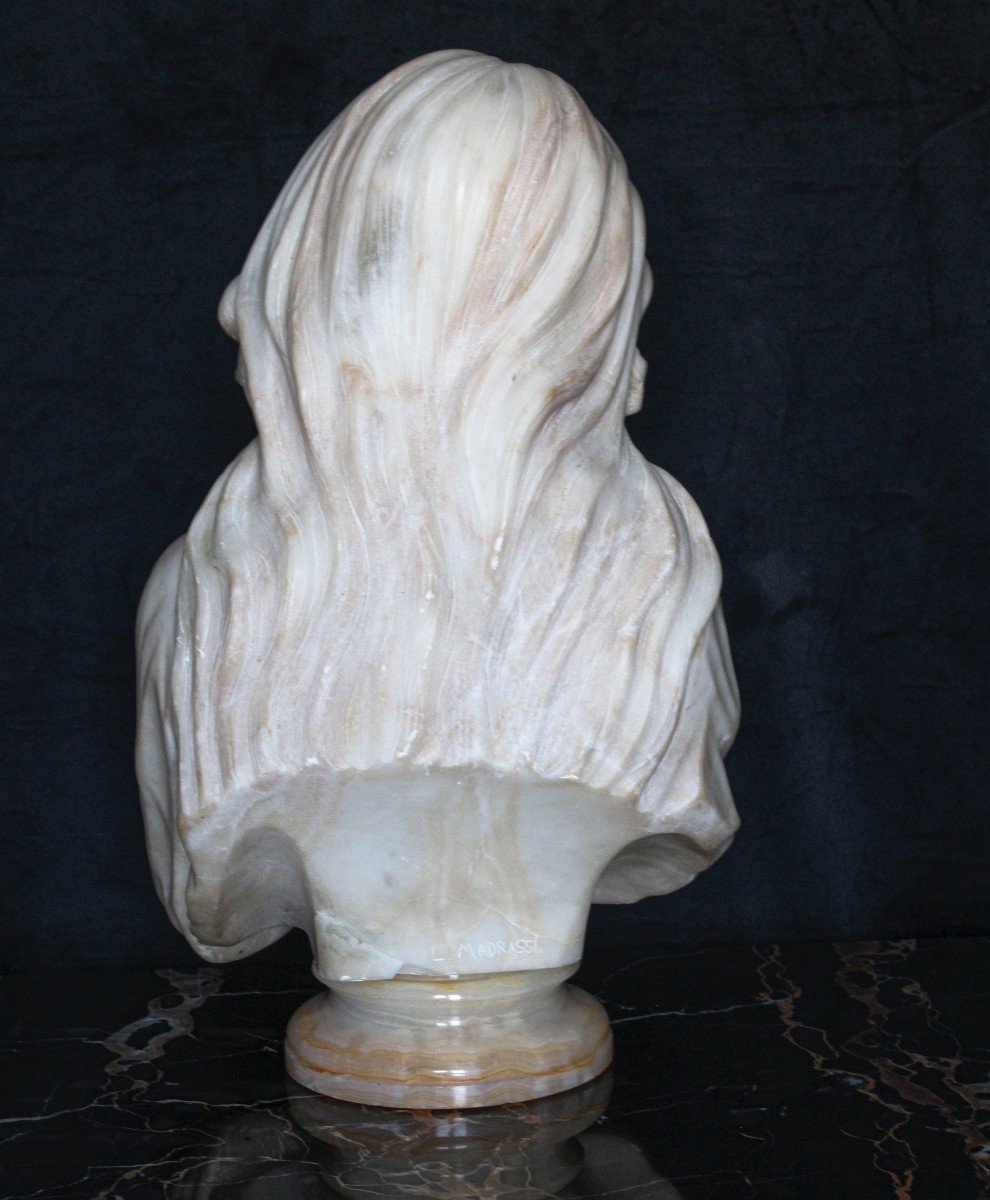 Busto fanciulla con croce -photo-4