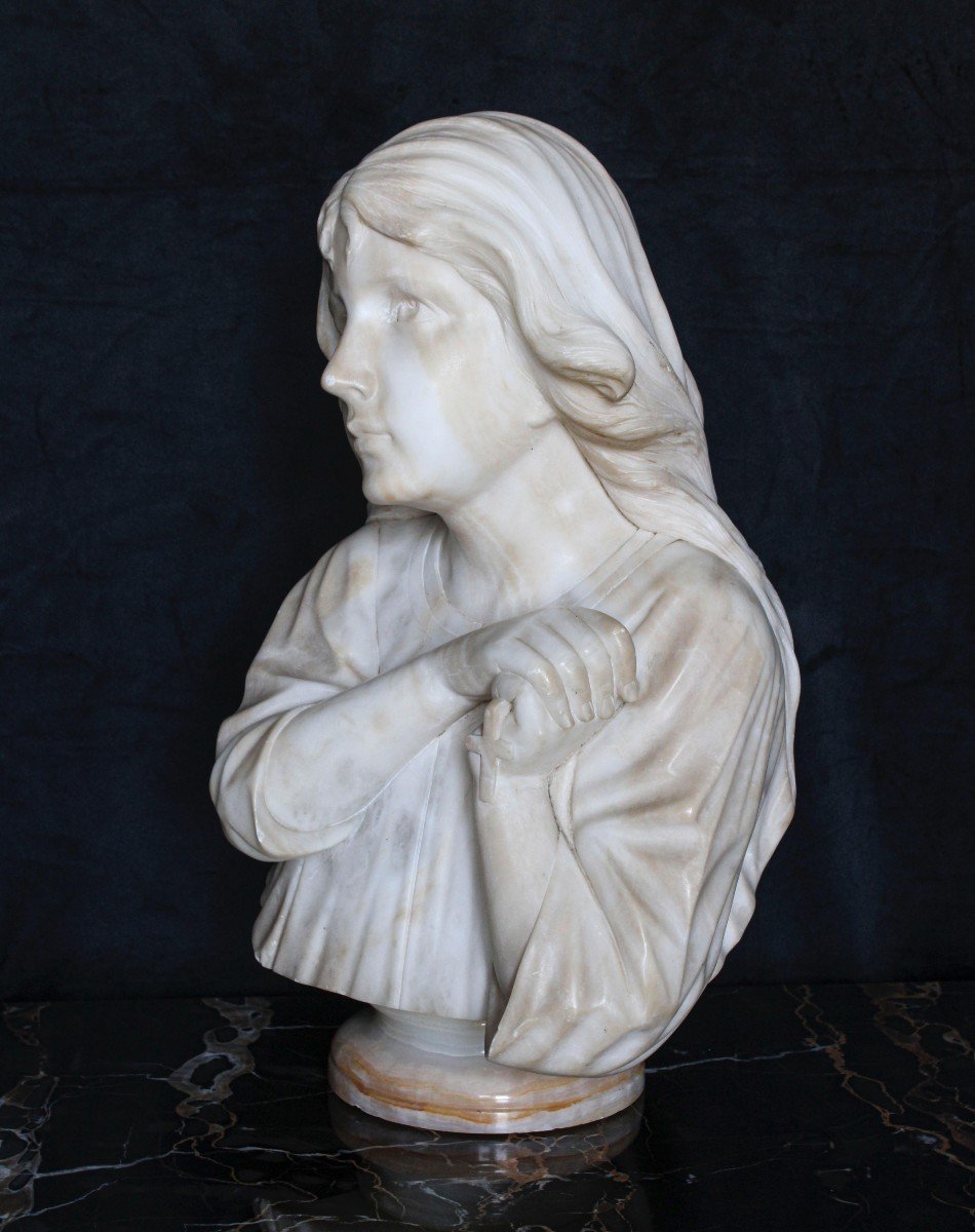 Busto fanciulla con croce -photo-3