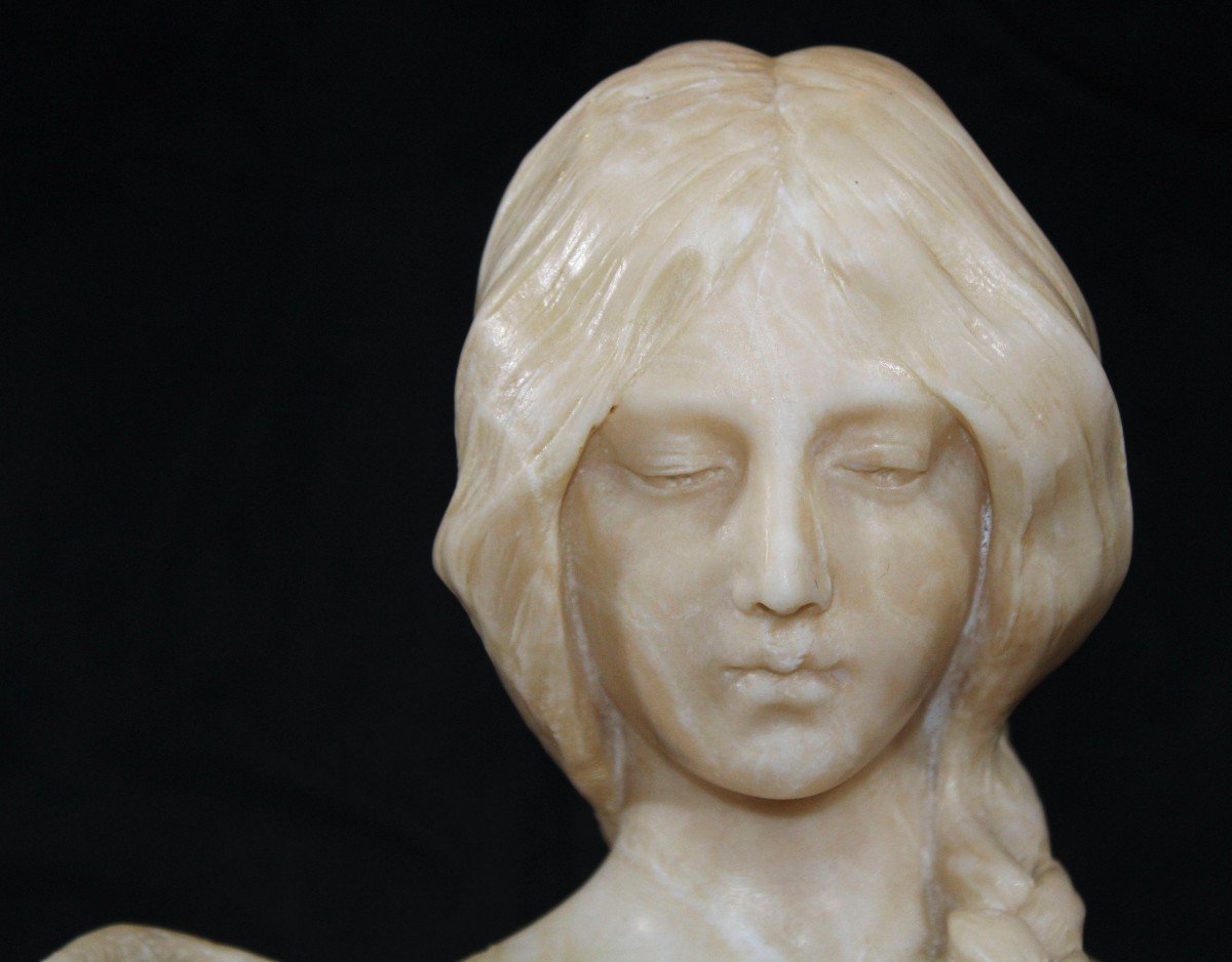 Busto raffigurante una fanciulla con trecce -photo-3