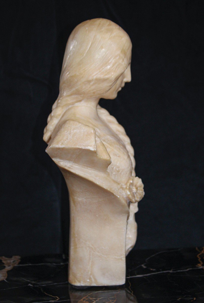 Busto raffigurante una fanciulla con trecce -photo-6