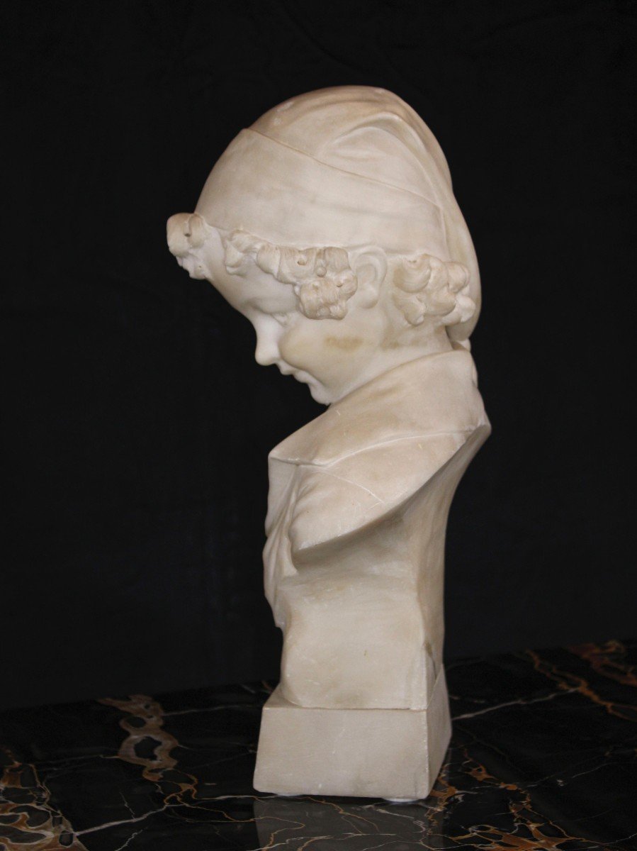 Busto raffigurante un fanciullo che sorride Marmo-photo-2