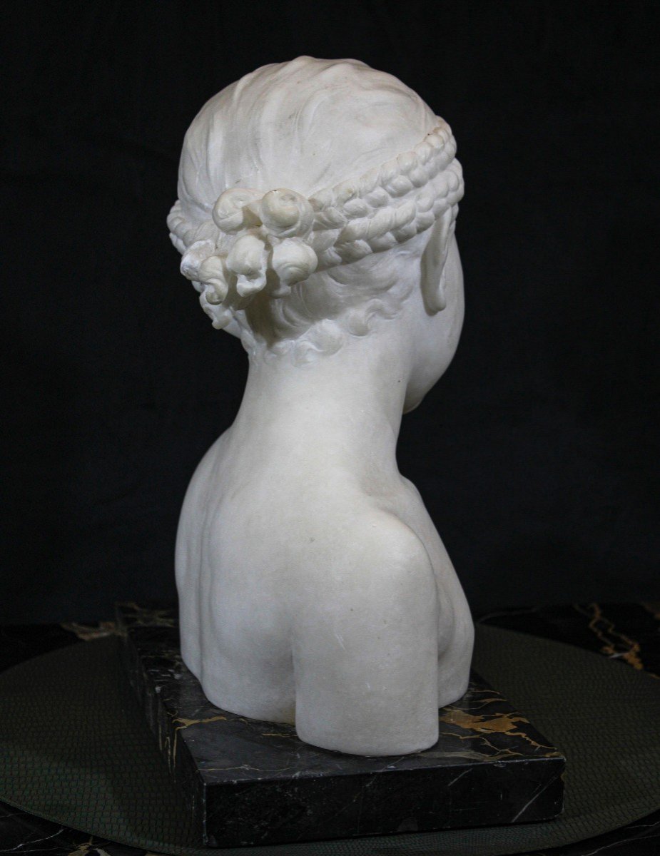 Busto Fanciulla che sorride Marmo di Carrara -photo-2