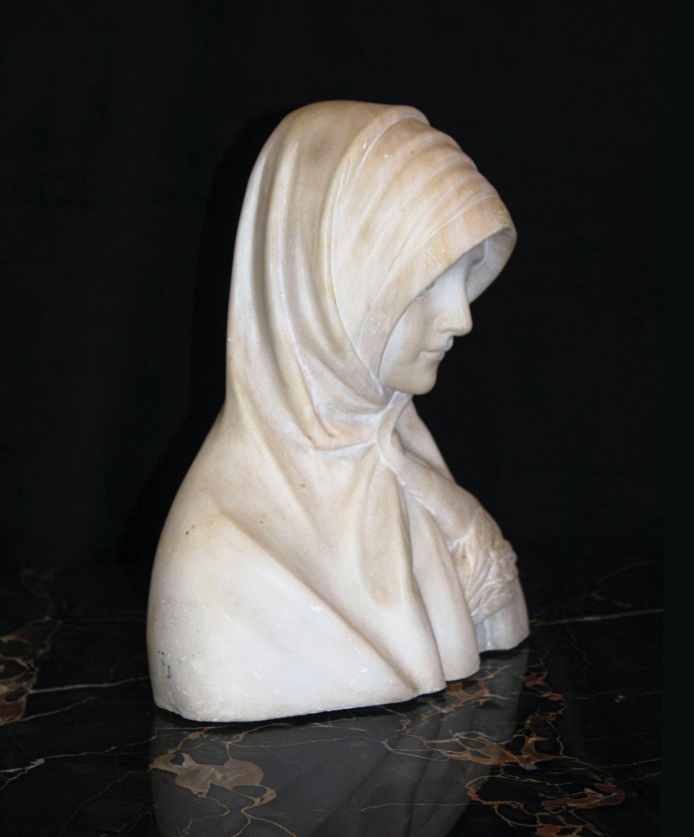 Busto raffigurante una graziosa fanciulla Marmo -photo-2