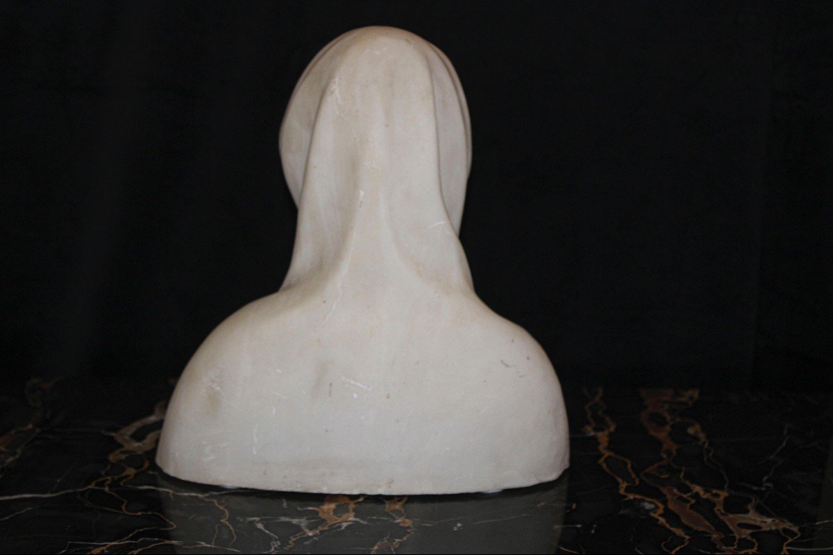 Busto raffigurante una graziosa fanciulla Marmo -photo-2