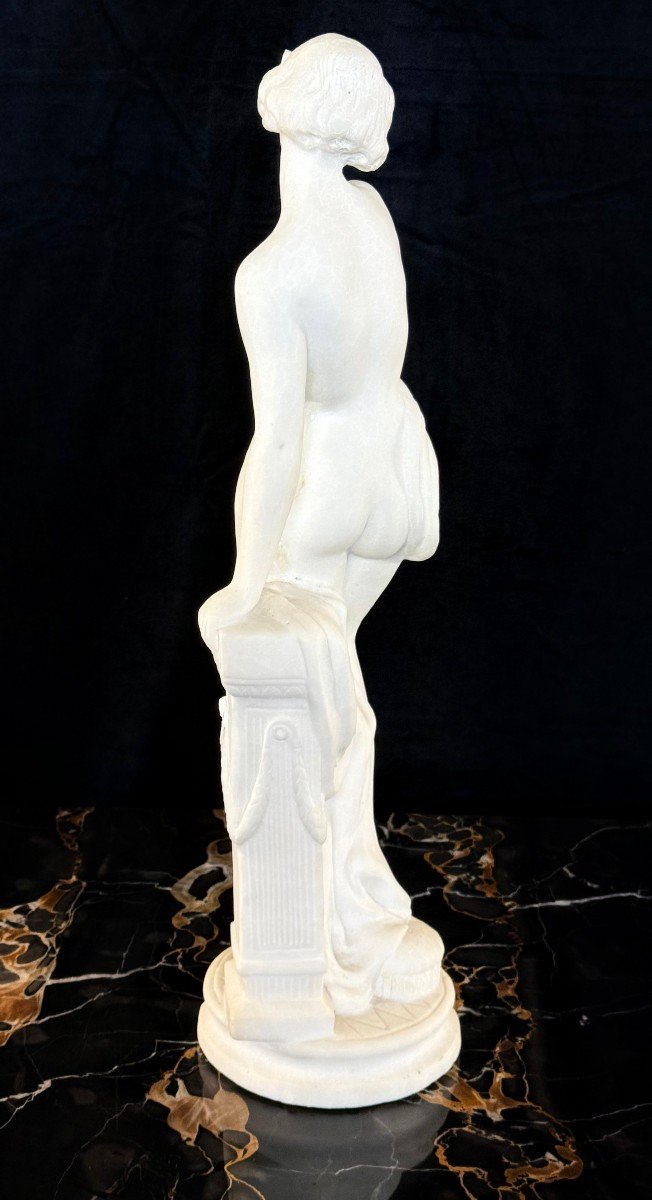 Statua raffigurante una fanciulla Nuda in Marmo Bianco di Carrara-photo-2