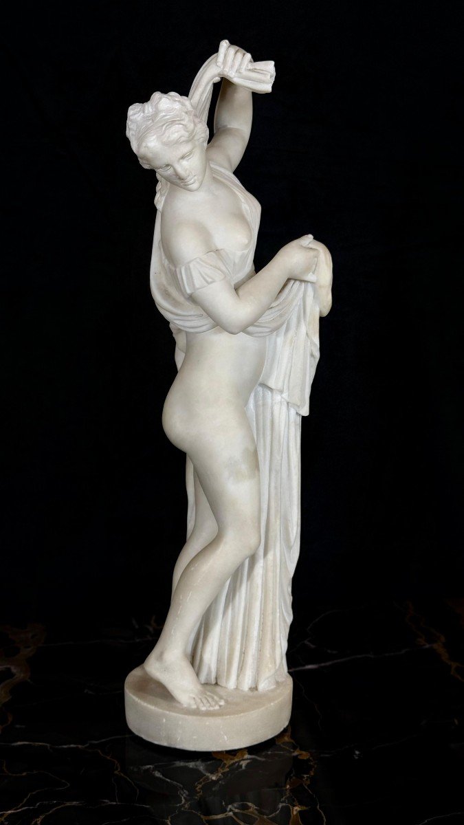 Statua raffigurante una Venere Callipigia in Marmo Bianco di Carrara-photo-3