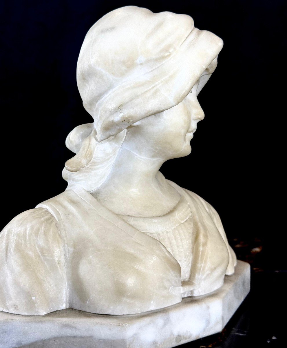 Busto raffigurante fanciulla che sorride -photo-4