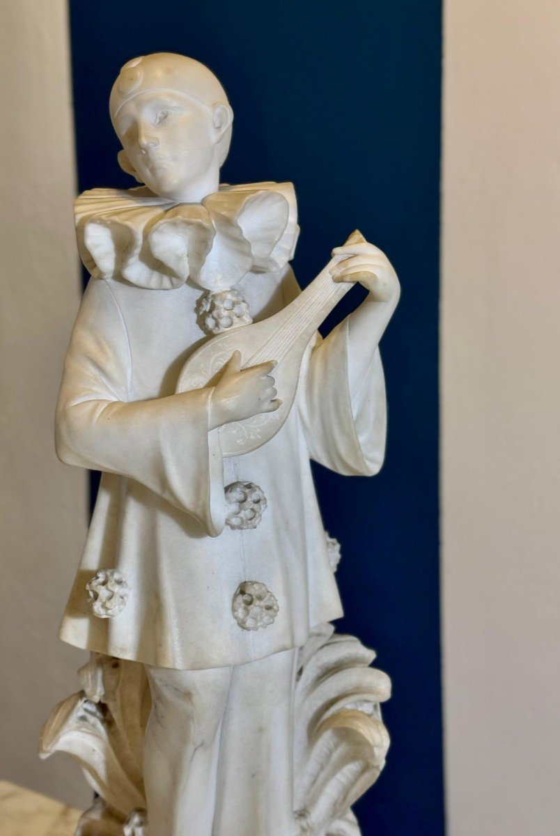 Statua raffigurante Pierrot con Mandolino Marmo-photo-7