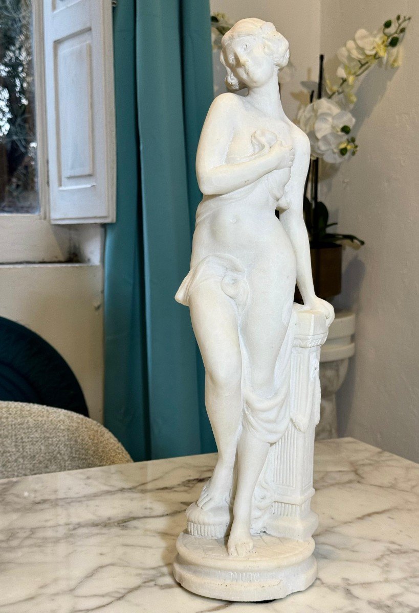 Statua raffigurante una fanciulla Nuda in Marmo Bianco di Carrara-photo-2