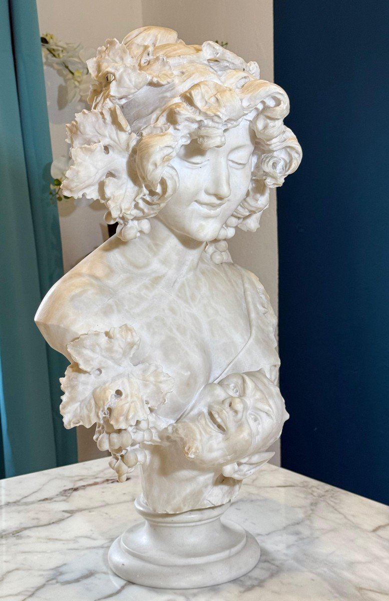 Busto raffigurante una donna con foglie e uva in testa Marmo -photo-4