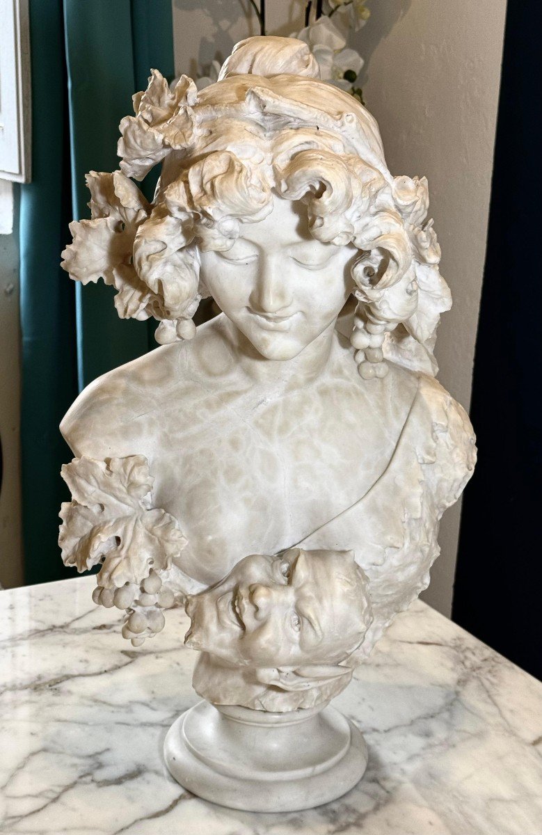 Busto raffigurante una donna con foglie e uva in testa Marmo -photo-5