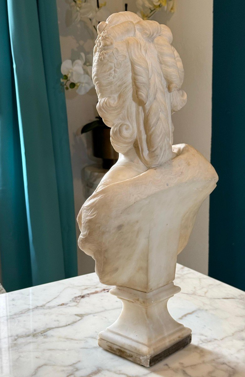 Busto Maria Antonietta Marmo Carrara -photo-1