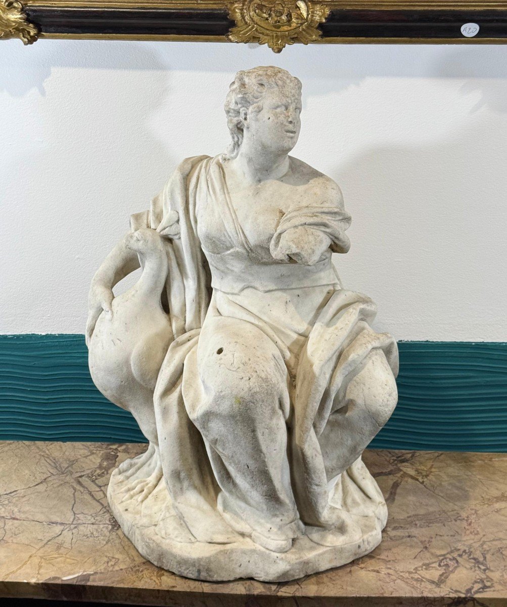 Statua Antica raffigurante Giunone drappeggiata da un Pavone Carrara Marmo XVI° 