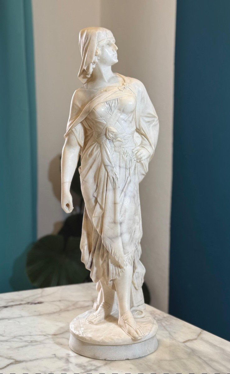 Statua raffigurante Dama Liberty Marmo Carrara 