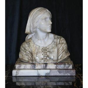 Busto raffigurante Giovanna D'arco in Marmo 