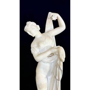 Statua raffigurante una Venere Callipigia in Marmo Bianco di Carrara