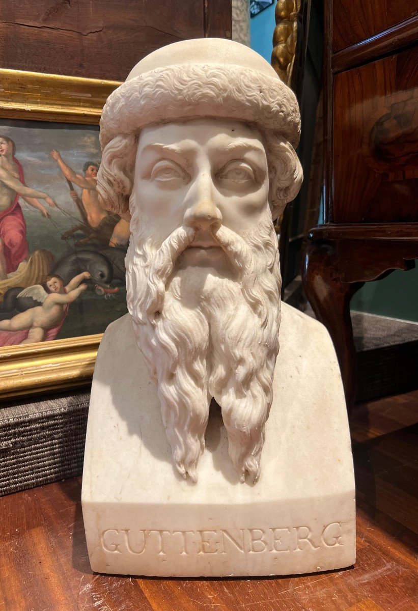 Busto in marmo raffigurante Gutenberg, firmato De Carlis