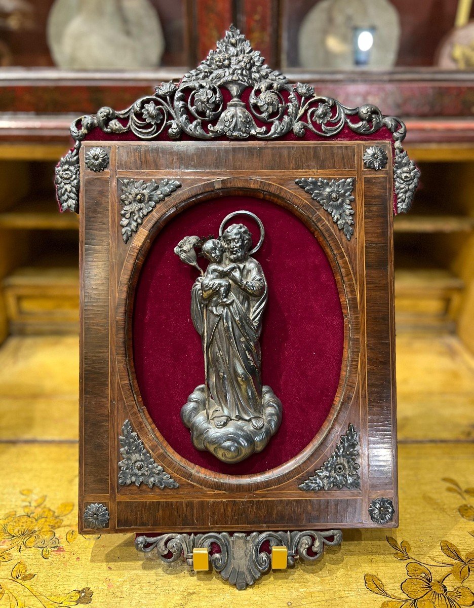 Antica placca in legno e argento sbalzato raffigurante San Giuseppe. Inizio XIX secolo